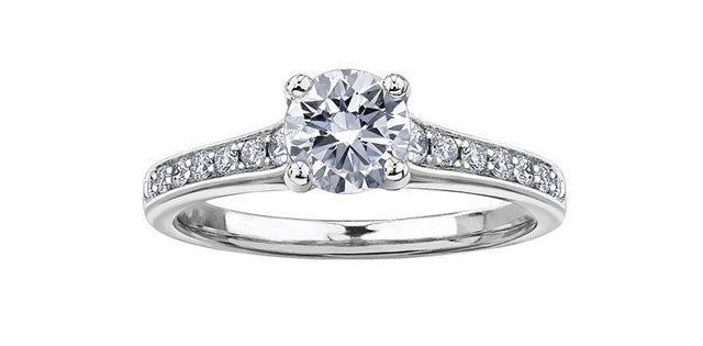 Bague à diamants en or 14k blanc